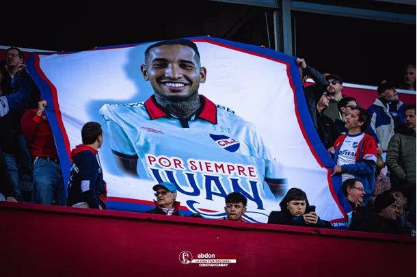 El emotivo homenaje de Nacional en su primer partido tras la muerte de Juan Izquierdo El emotivo homenaje de Nacional en su primer partido tras la muerte de Juan Izquierdo